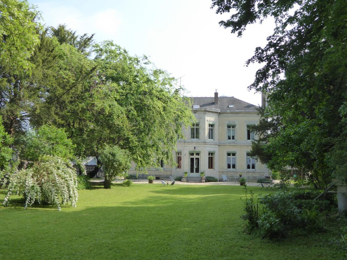 chateau de Pougy Extérieur photo