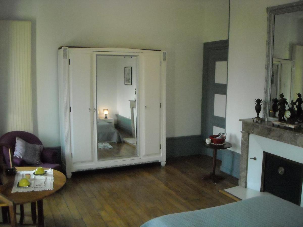 chateau de Pougy Extérieur photo